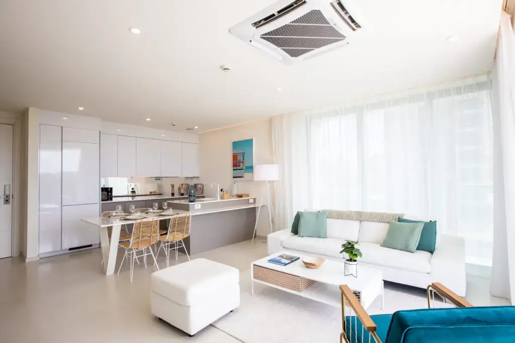 Sint Maarten Caraïbes — 4U Real Estate