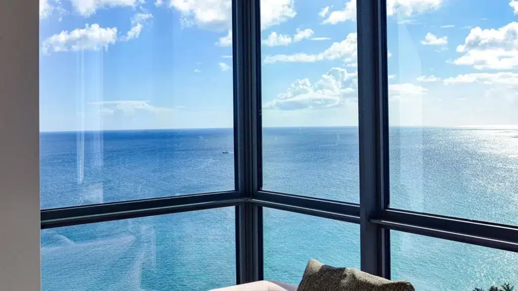 Vue mer panoramique depuis un condo à Fourteen at Mullet Bay Sint Maarten