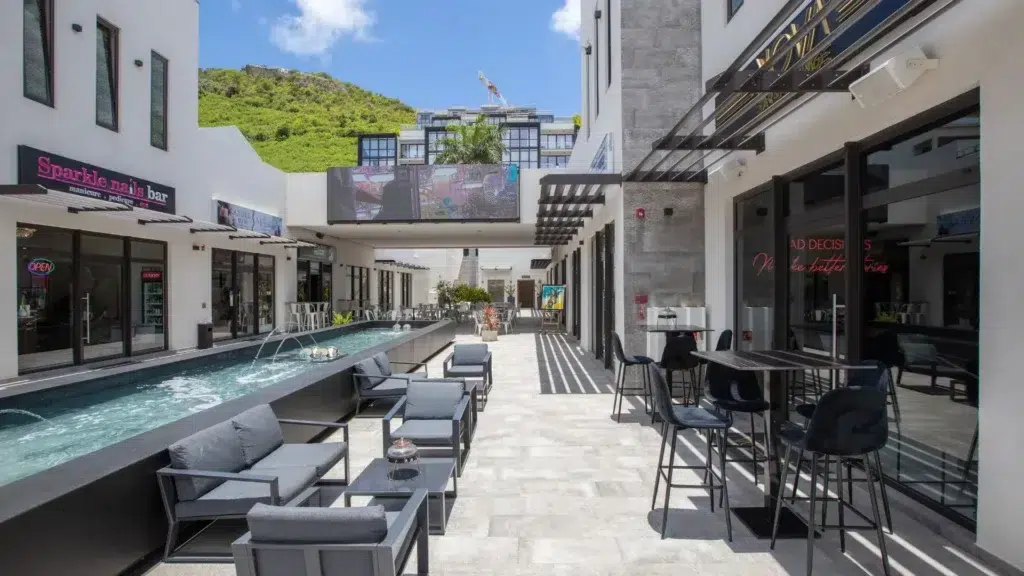 Commercial plaza The Hills Résidence Sint Maarten