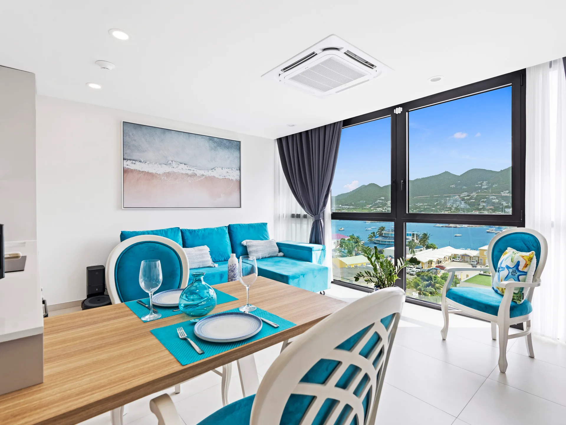 The Hills Residence - A135 
