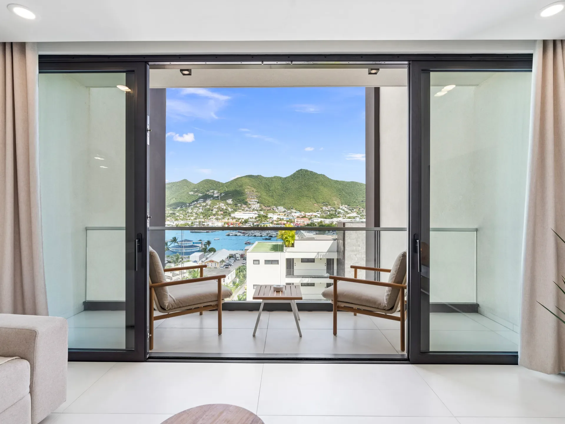The Hills Residence - B226 (11)