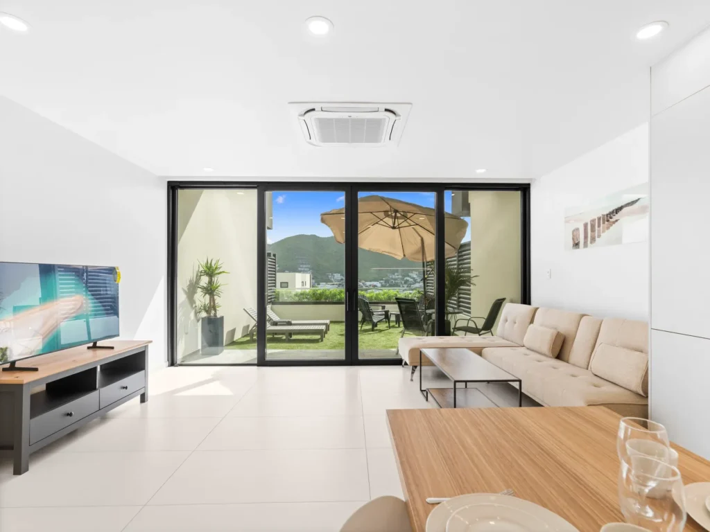 The Hills Residence - C302